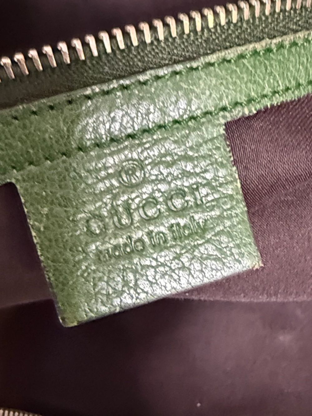 Gucci Kelly Green Leather Shoulder Bag with Gold Logo - Picture 10 of 16